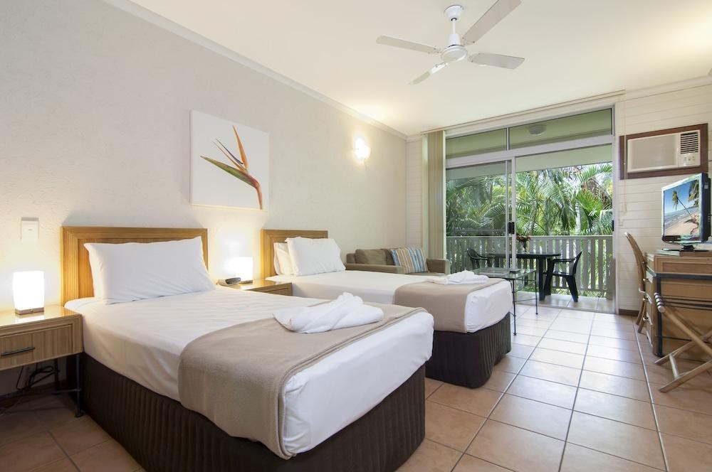 Port Douglas Retreat photo 2