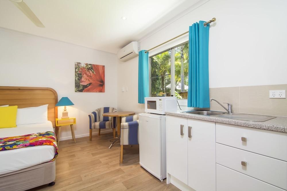 PORT DOUGLAS MOTEL photo 2