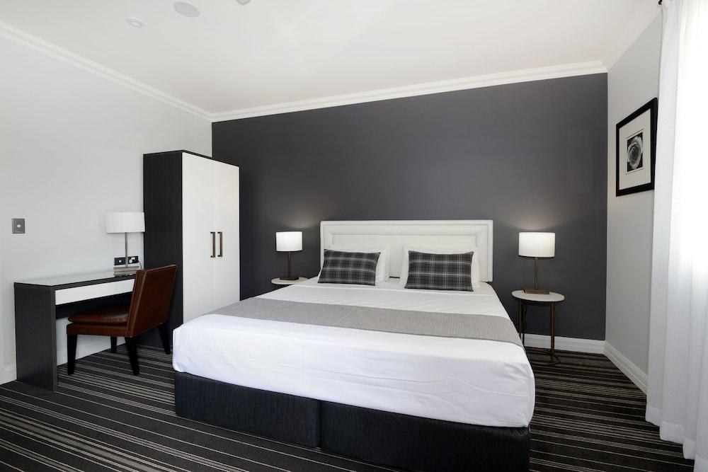 PEROUSE LODGE photo 3