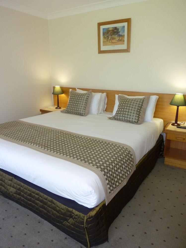 QUALITY INN CARRIAGE HOUSE photo 4