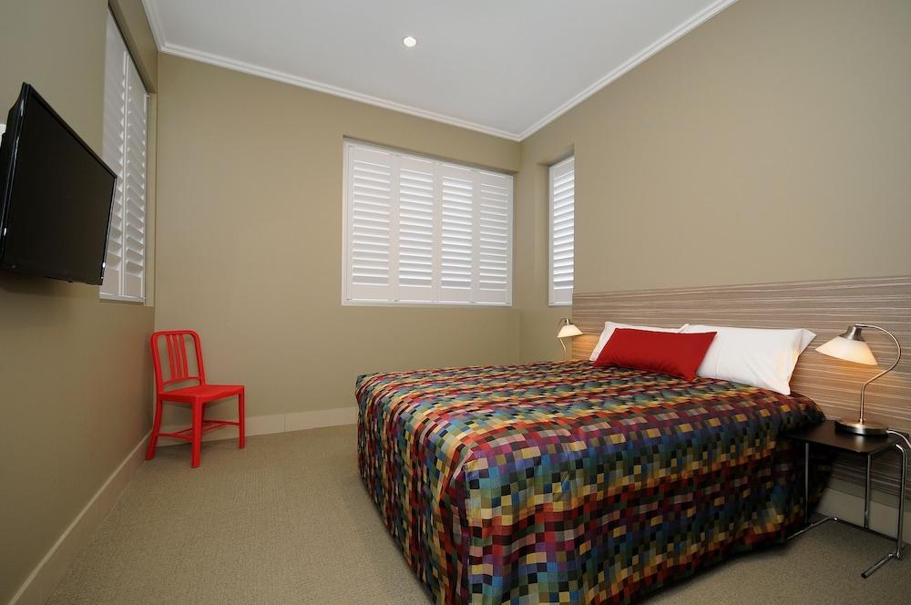 LAGUNA APARTMENTS photo 2