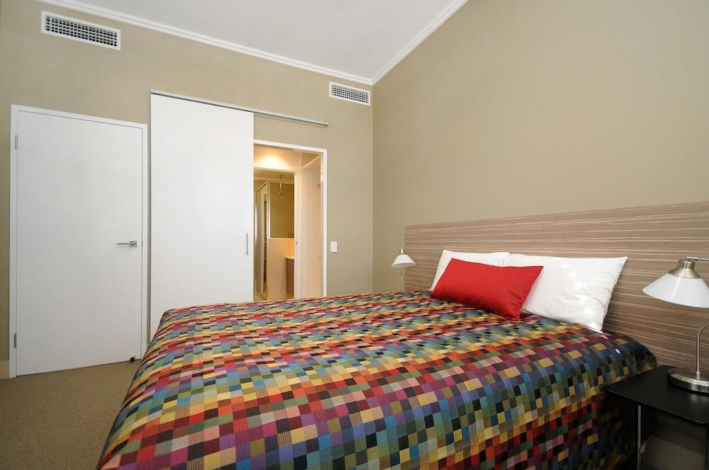 LAGUNA APARTMENTS photo 3