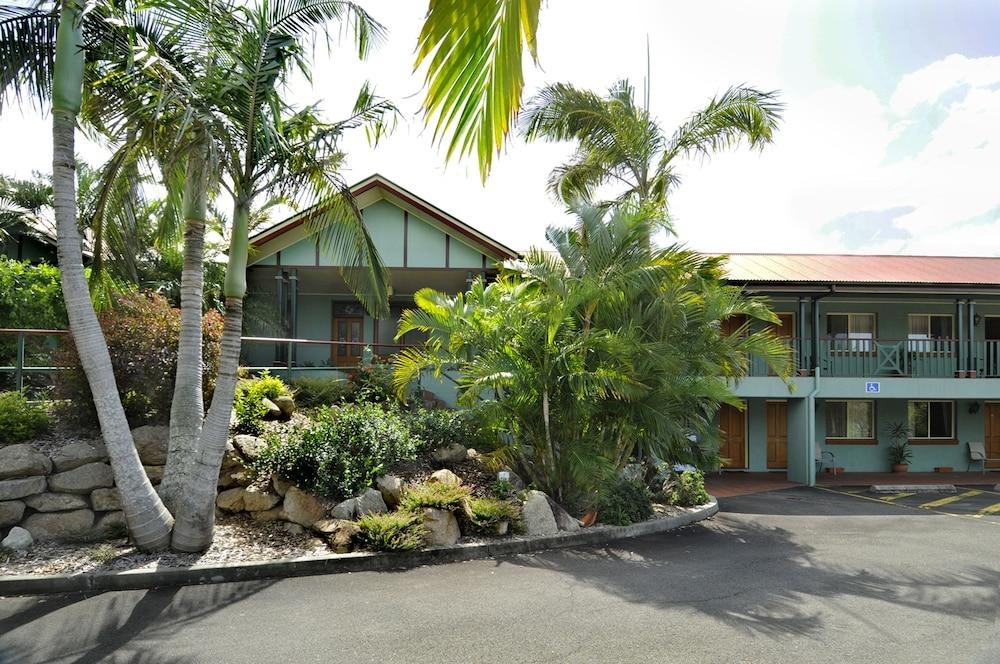 MCNEVINS LOGANHOLME MOTEL photo 2