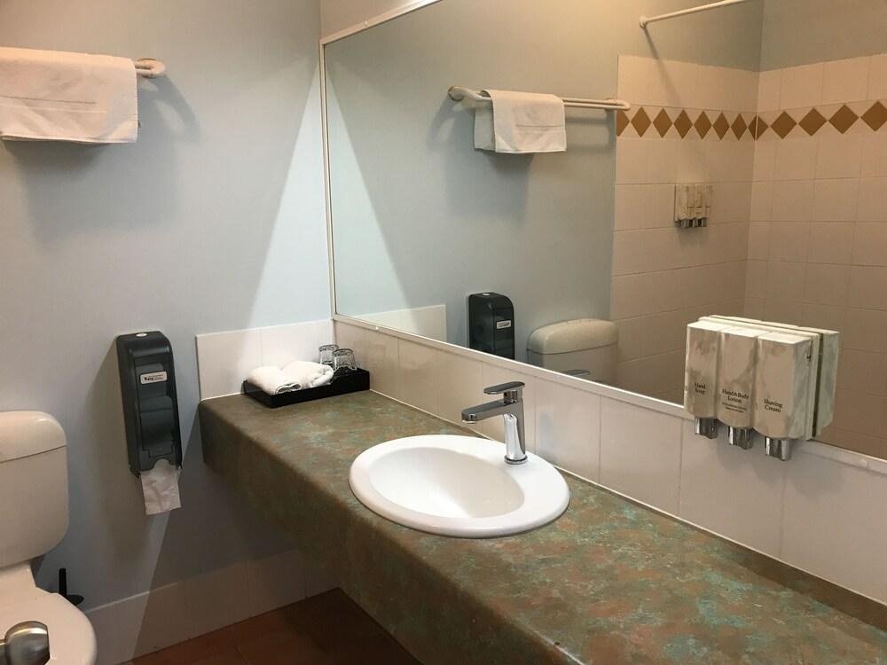 Springwood Motor Inn photo 3