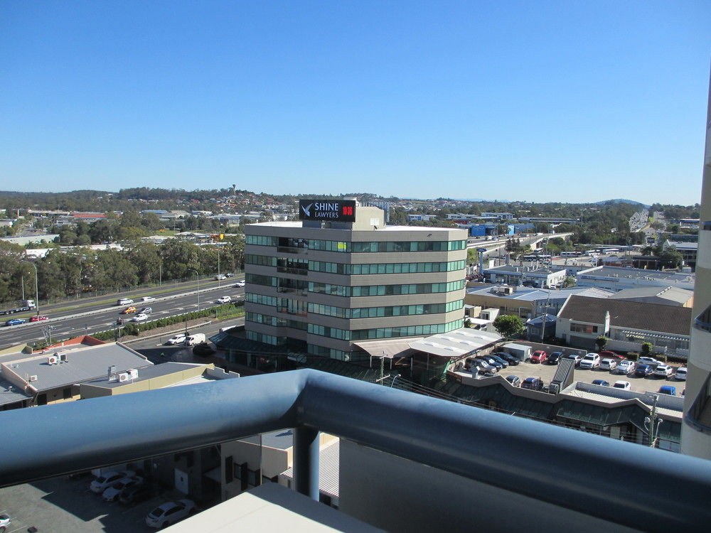 SPRINGWOOD TOWER APARTMENT HOTEL