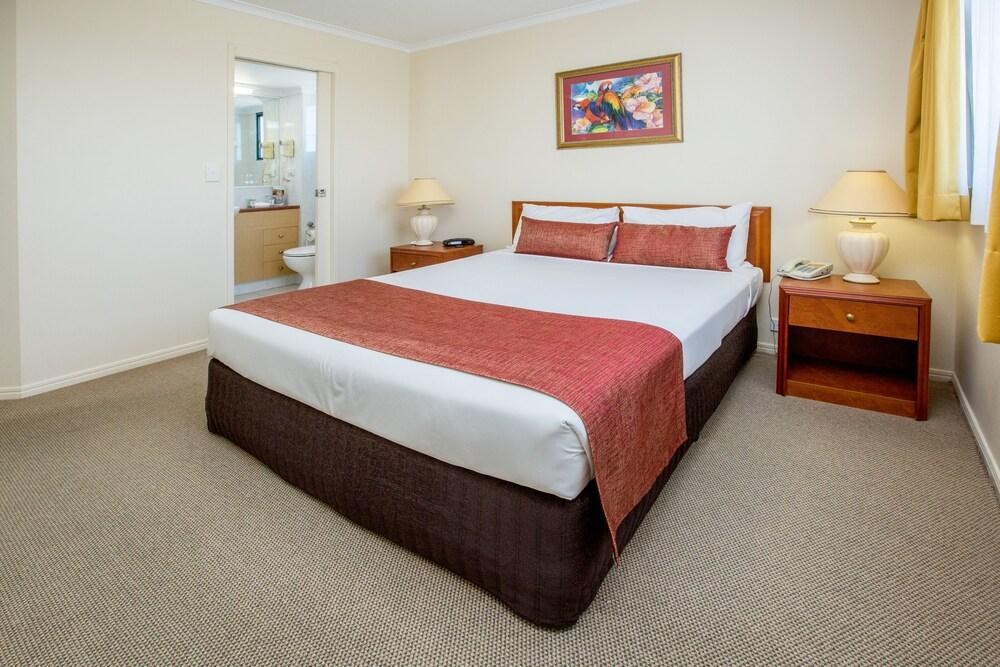 SPRINGWOOD TOWER APARTMENT HOTEL photo 4