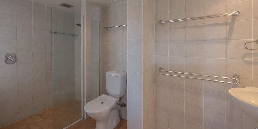 NORFOLK LUXURY BEACHFRONT APARTMENTS photo 2