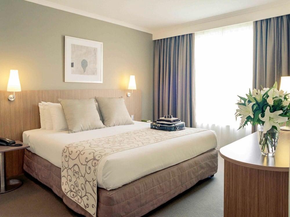 Mercure Sydney Parramatta photo 2
