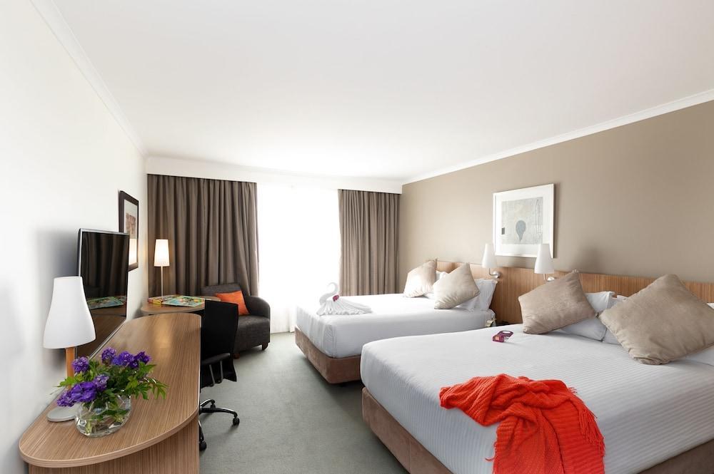 Mercure Sydney Parramatta photo 3
