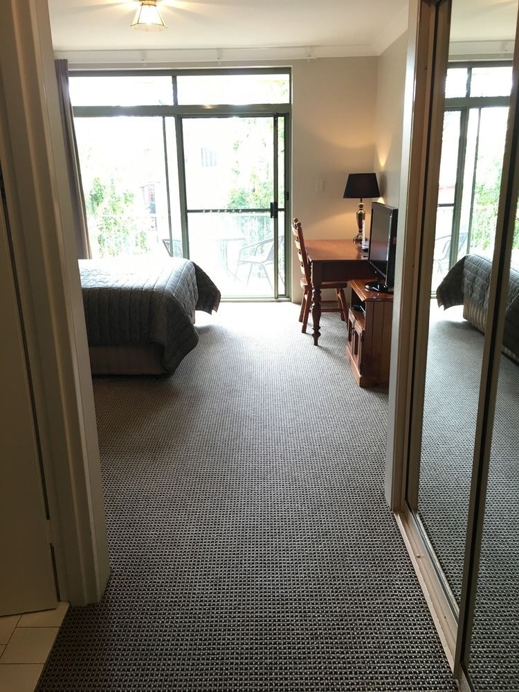 THE BELMORE ALL-SUITE HOTEL photo 1