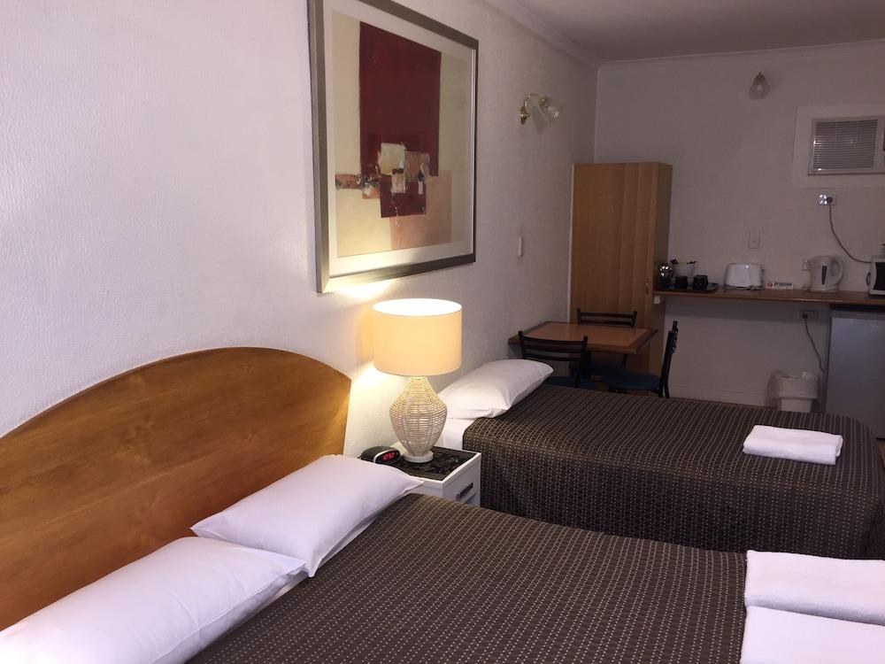 TOLLGATE MOTEL photo 2