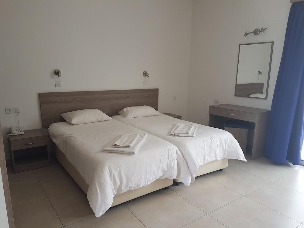COSMELENIA APARTMENTS photo 1