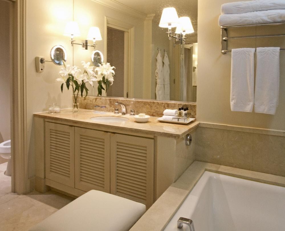 ANASSA photo 2