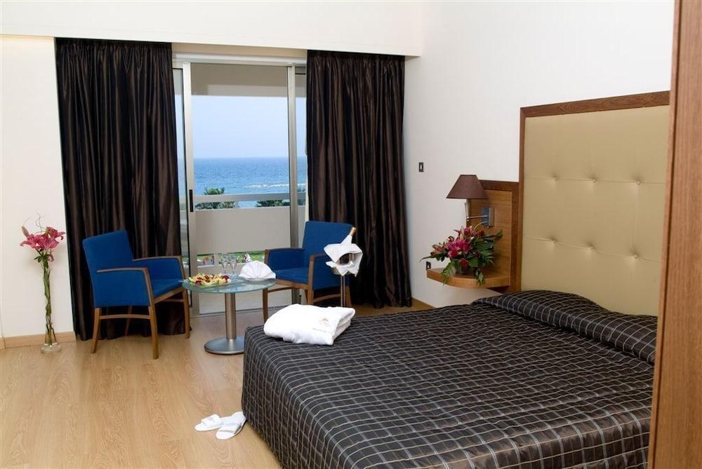 Atlantica Miramare Beach photo 2