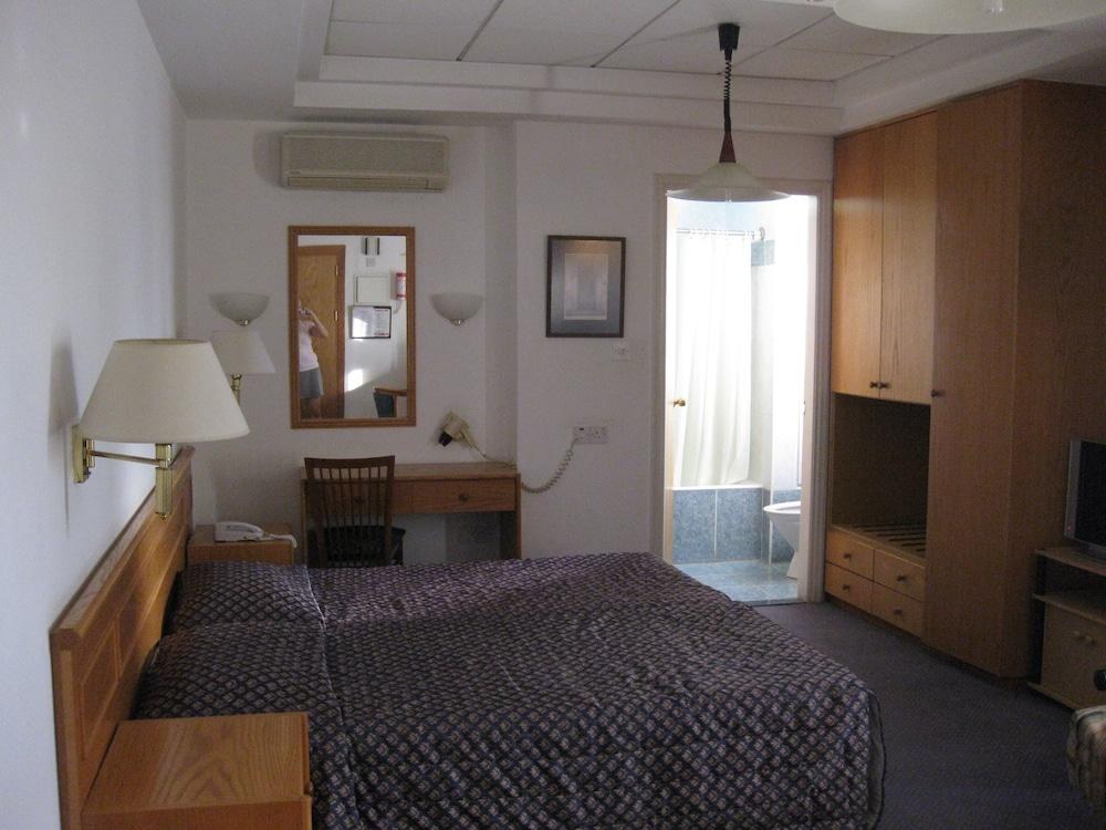 CHRIELKA HOTEL APARTMENTS photo 3