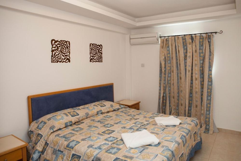 ALECOS HOTEL APARTMENTS photo 2