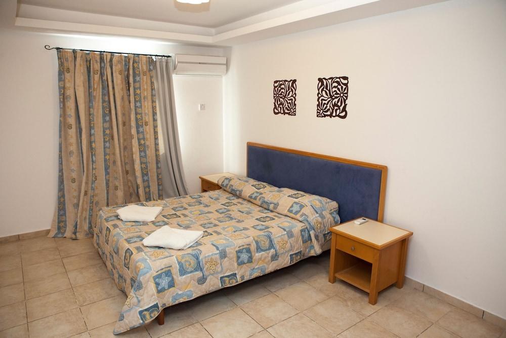 ALECOS HOTEL APARTMENTS photo 4