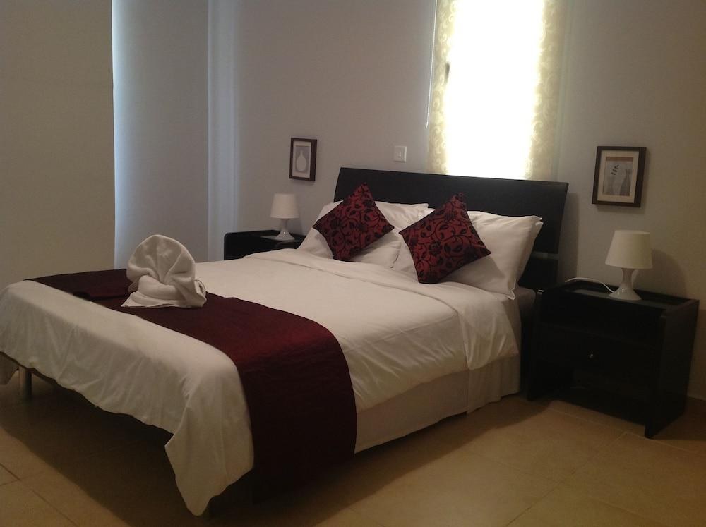 APHRODITE SANDS photo 2