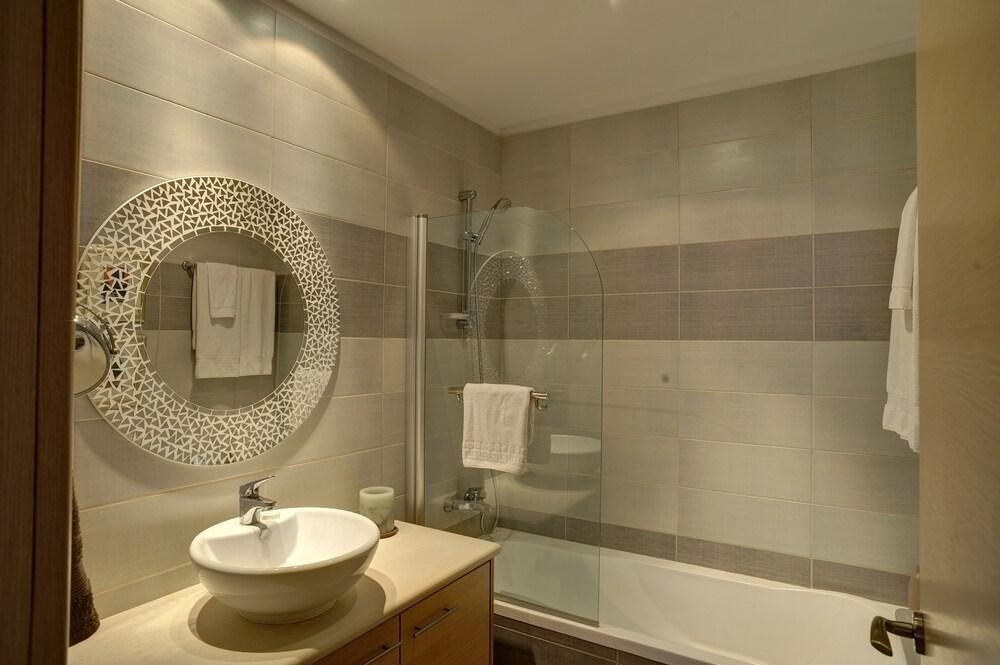 APHRODITE SANDS photo 4