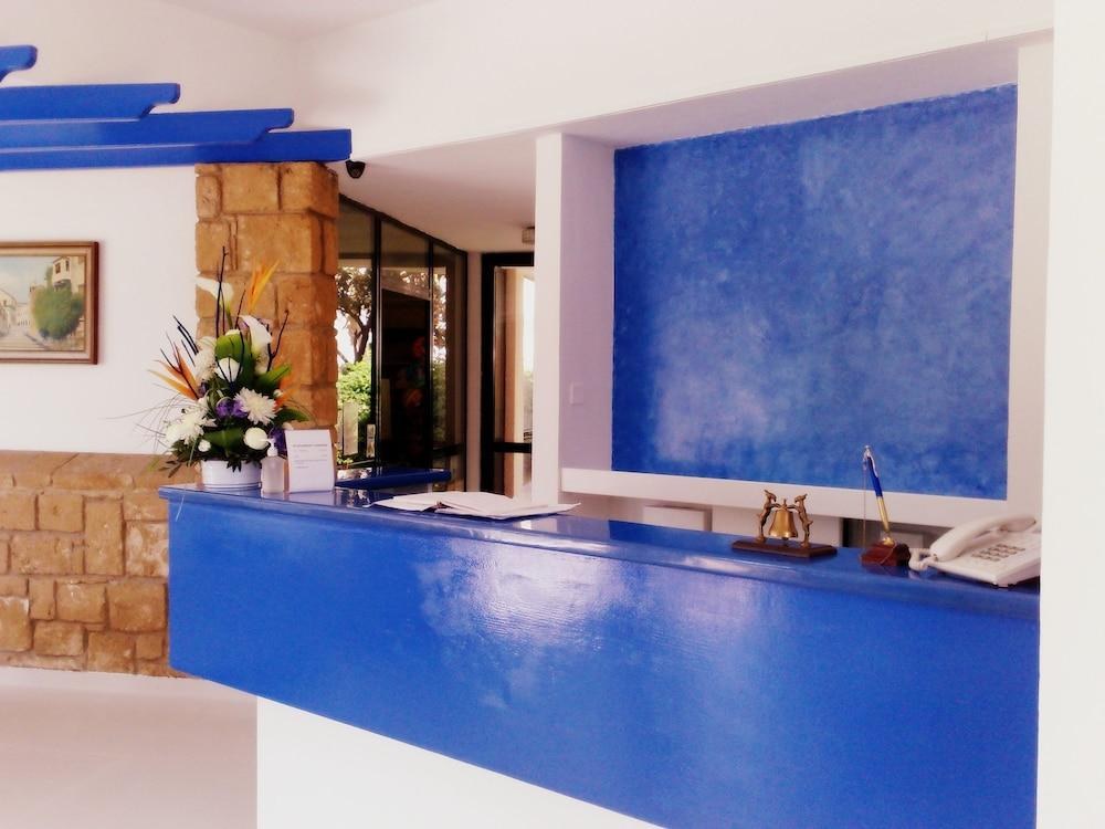 HILLTOP GARDENS APARTMENTS photo 2