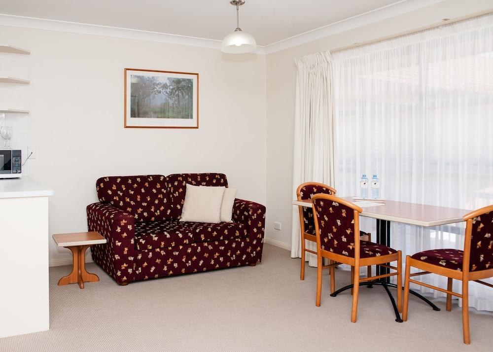 PEGASUS MOTOR INN AND SERVICED APARTMENTS photo 4