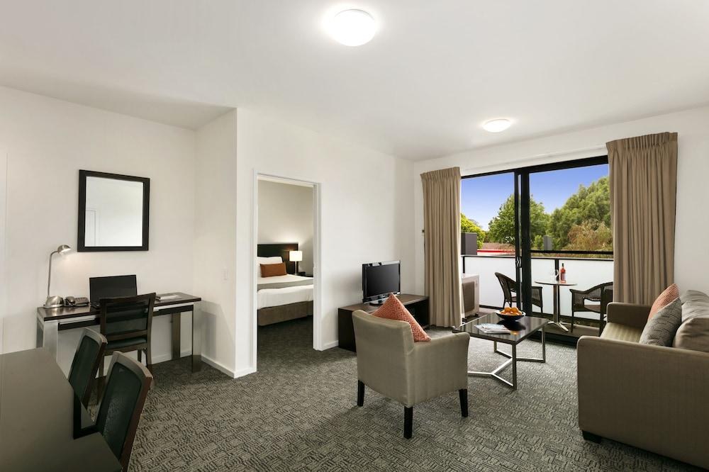 QUEST MOORABBIN SERVICED APARTMENTS photo 2
