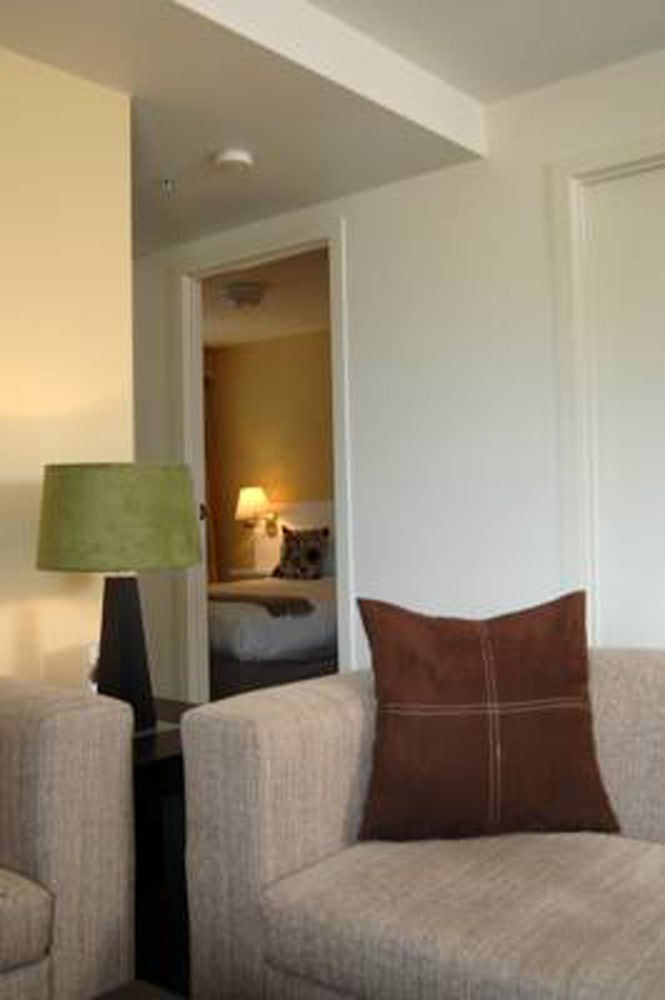 Carlton Apartments on Lygon