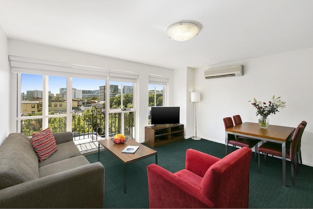 Carlton Apartments on Lygon photo 3