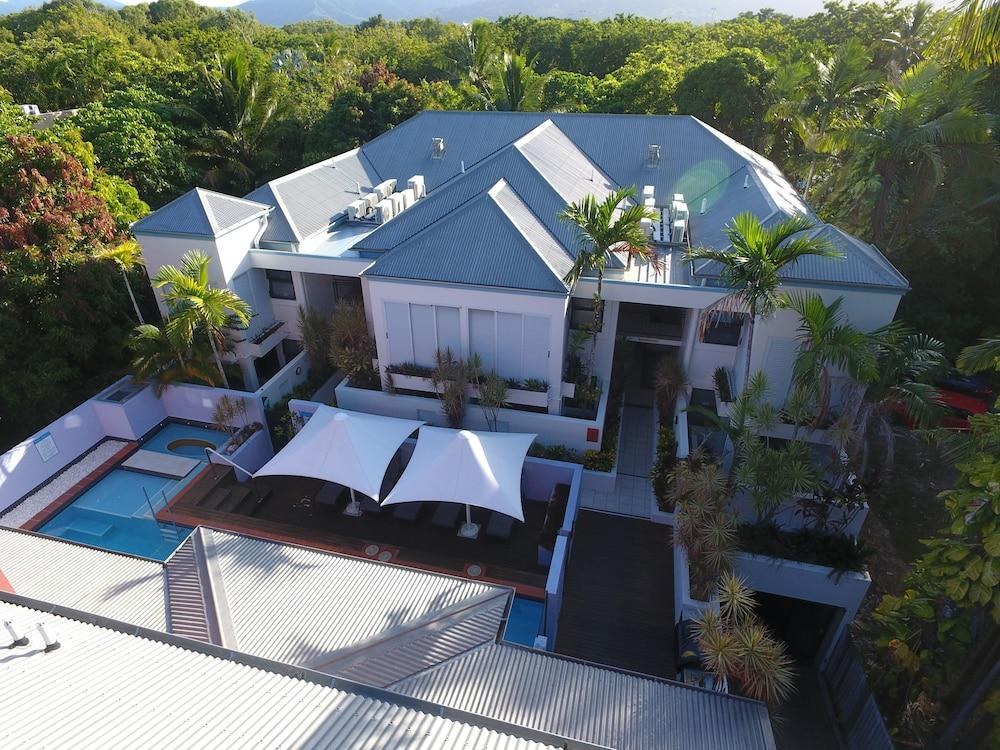The Pavilions Boutique Holiday Apartments photo 2