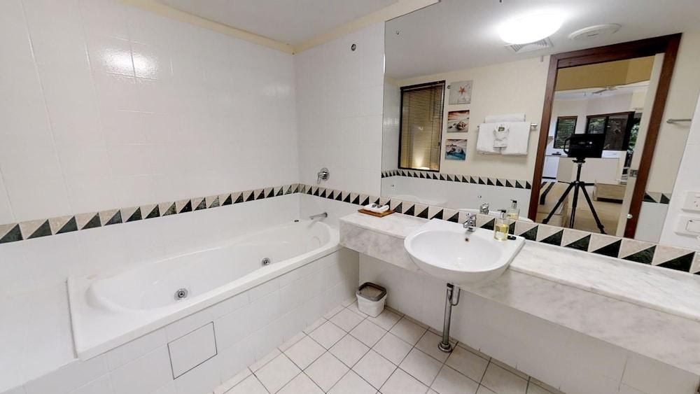 The Pavilions Boutique Holiday Apartments photo 4