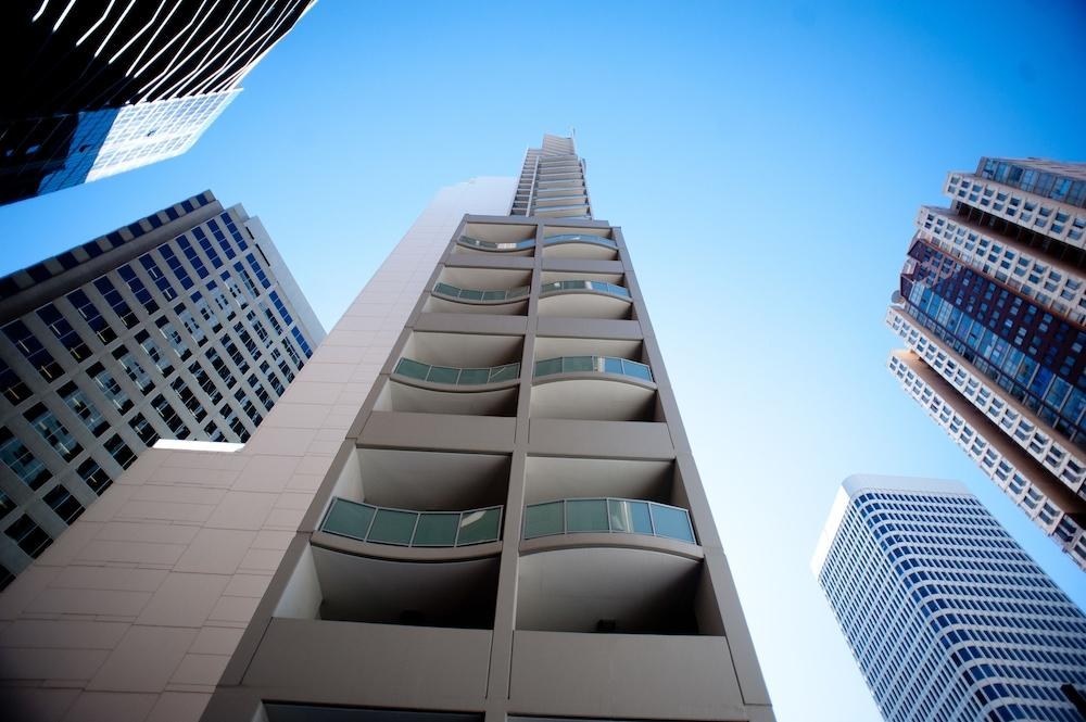 APX WORLD SQUARE photo 3