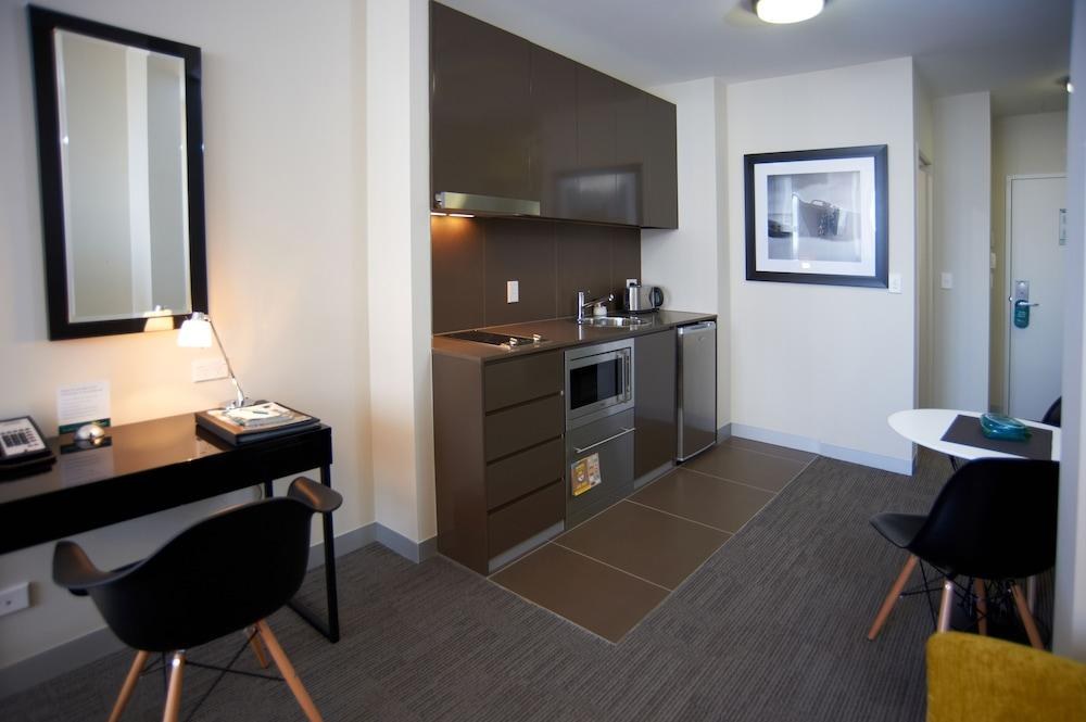 Holiday Inn & Suites Sydney Bondi Junction photo 3