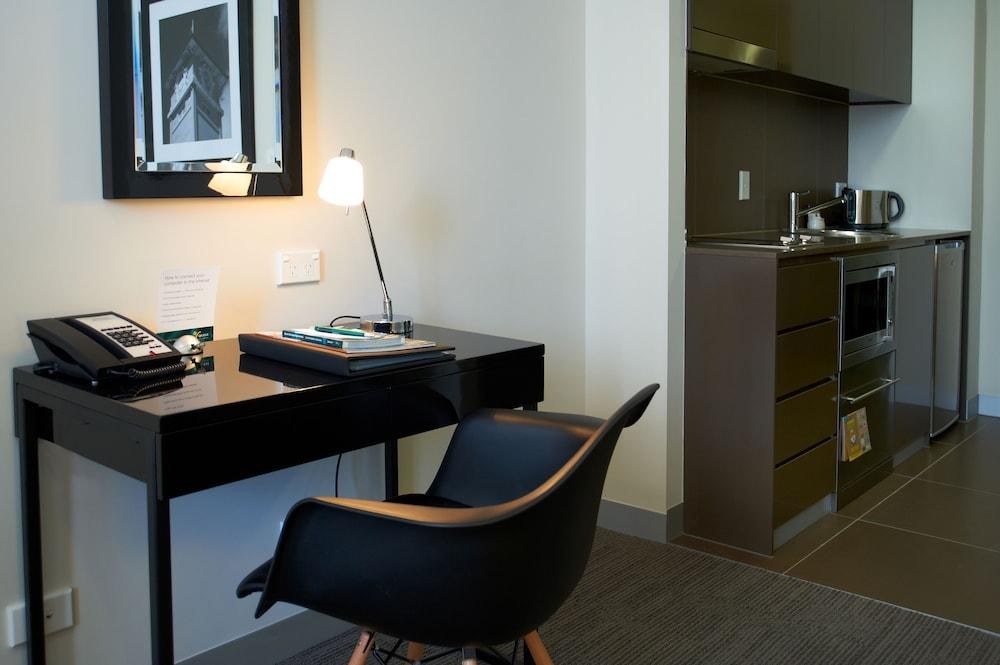 Holiday Inn & Suites Sydney Bondi Junction photo 4