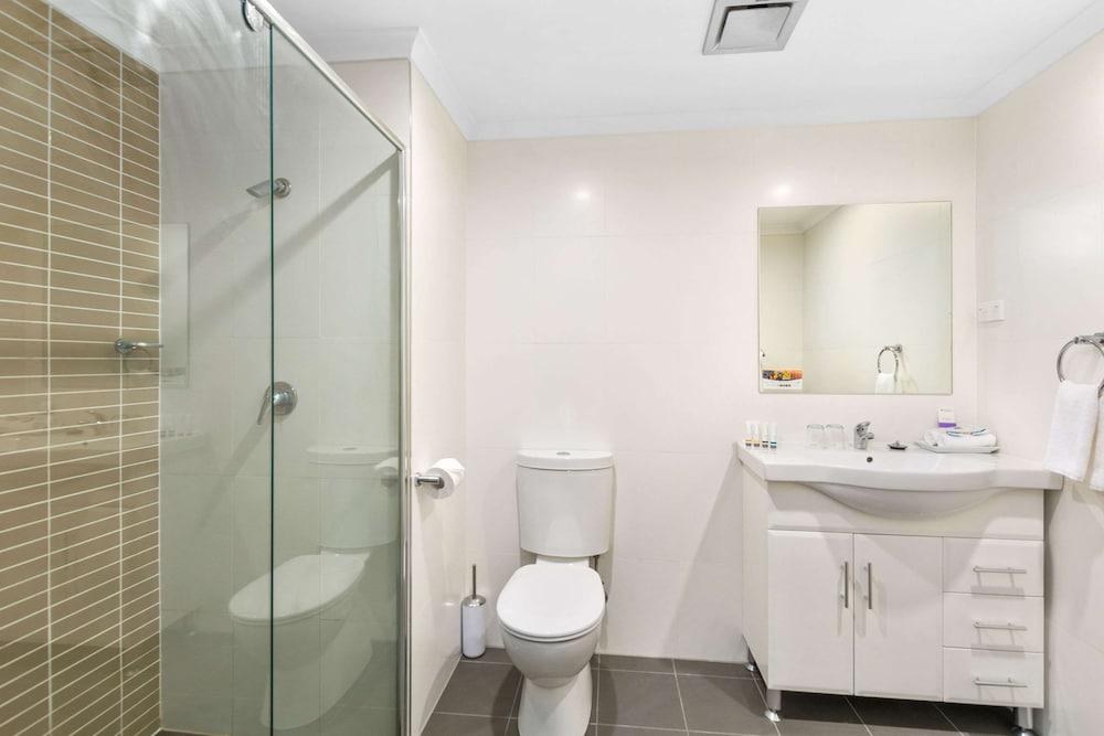 QUALITY SUITES PIONEER SANDS photo 2