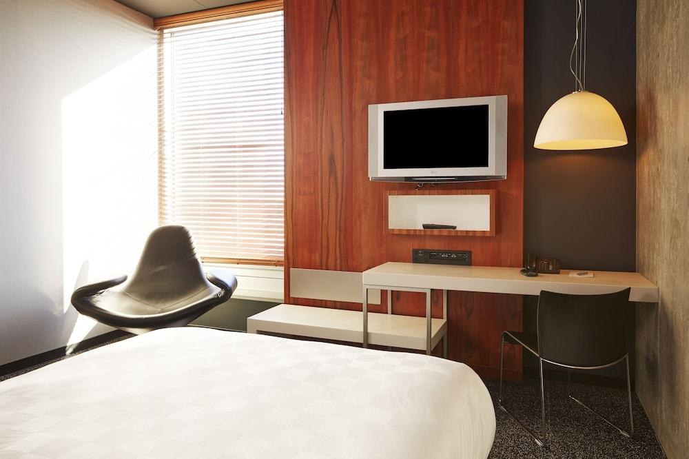 ALT HOTEL QUARTIER DIX30 photo 3