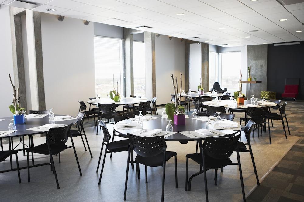 ALT HOTEL QUARTIER DIX30 photo 4