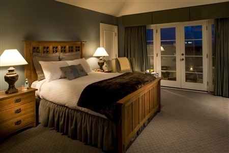 Kensington Riverside Inn