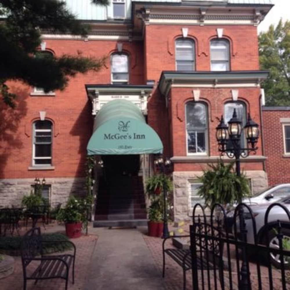 AUBERGE MCGEE'S INN photo 3