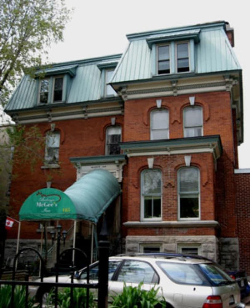 AUBERGE MCGEE'S INN photo 4