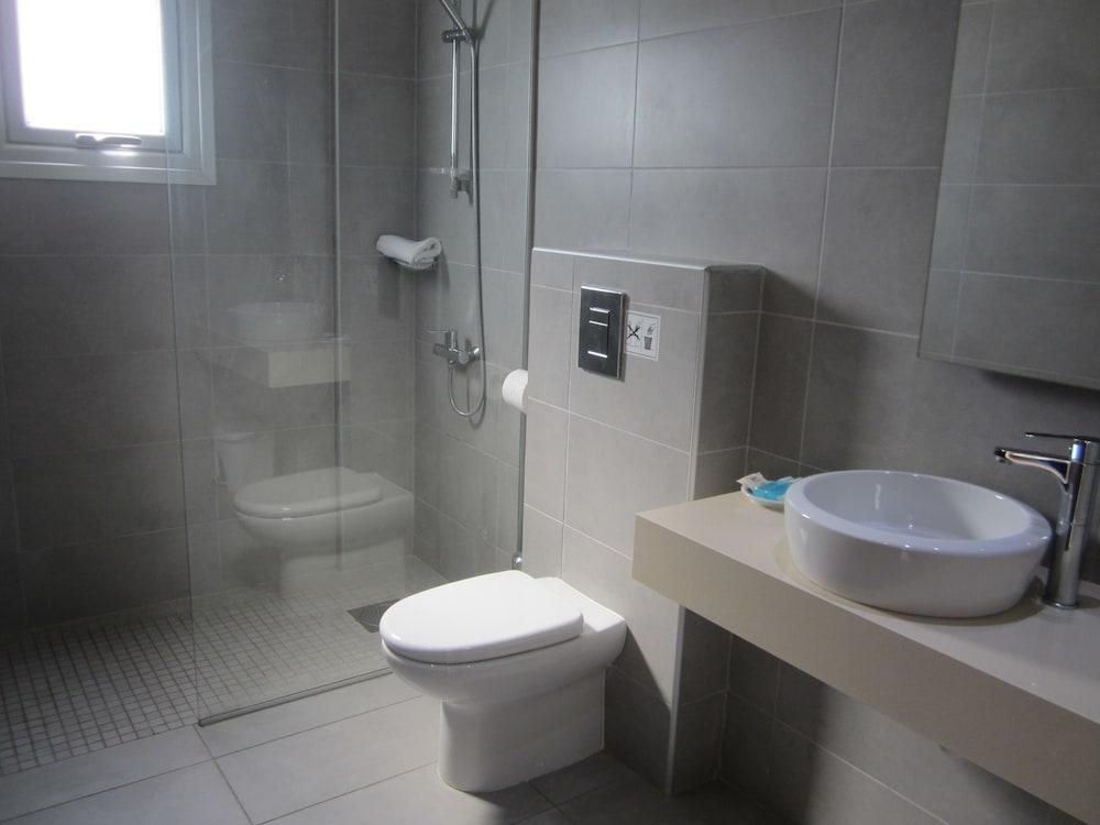 MELPO ANTIA LUXURY APARTMENTS & SUITES photo 2