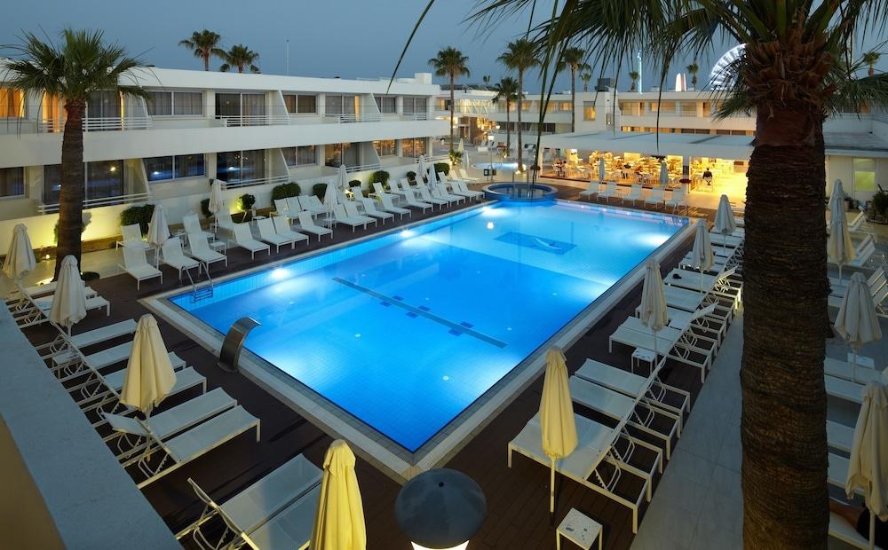 MELPO ANTIA LUXURY APARTMENTS & SUITES photo 3
