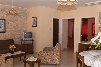 Kotzias Hotel Apartments photo 2