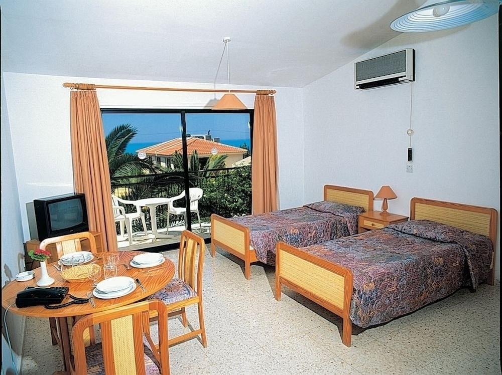 Tavros Hotel Apartments photo 4