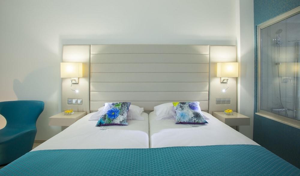 KING EVELTHON BEACH HOTEL AND RESORT photo 3