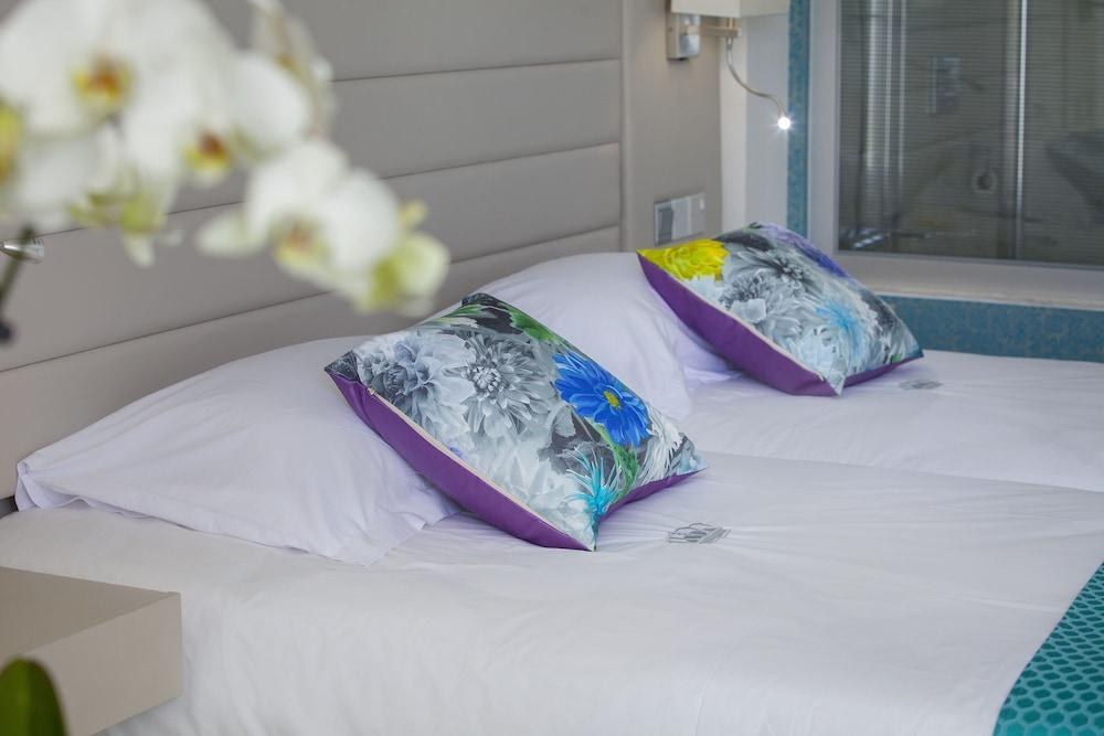 KING EVELTHON BEACH HOTEL AND RESORT photo 4