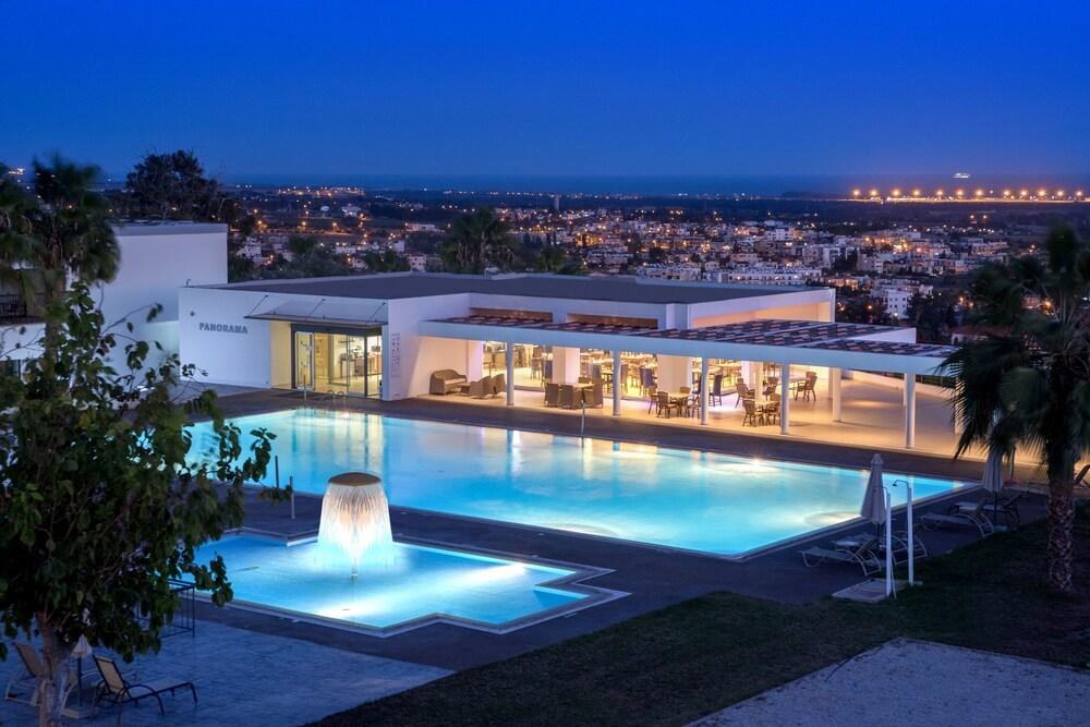 ROYAL BLUE HOTEL AND SPA photo 3