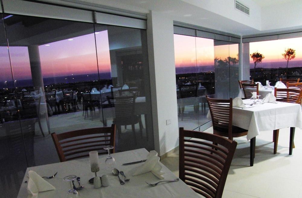ROYAL BLUE HOTEL AND SPA photo 4