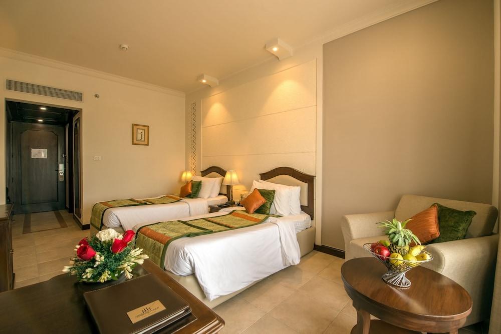 HOWARD PLAZA THE FERN - AN ECOTEL HOTEL AGRA photo 2