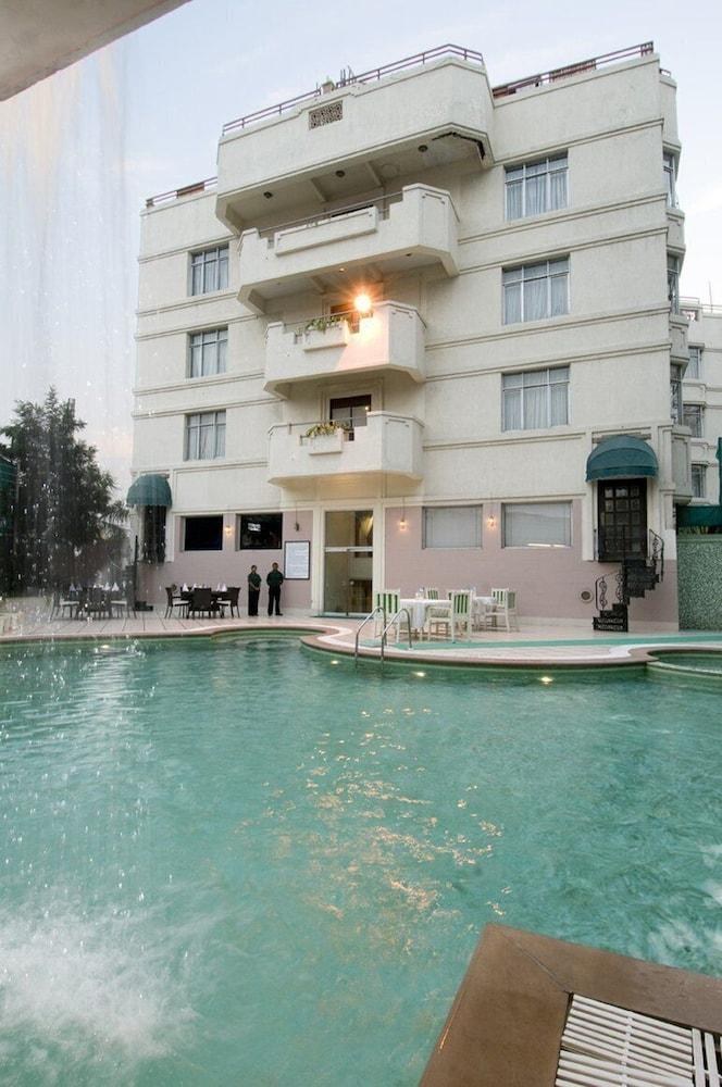 HOWARD PLAZA THE FERN - AN ECOTEL HOTEL AGRA photo 3