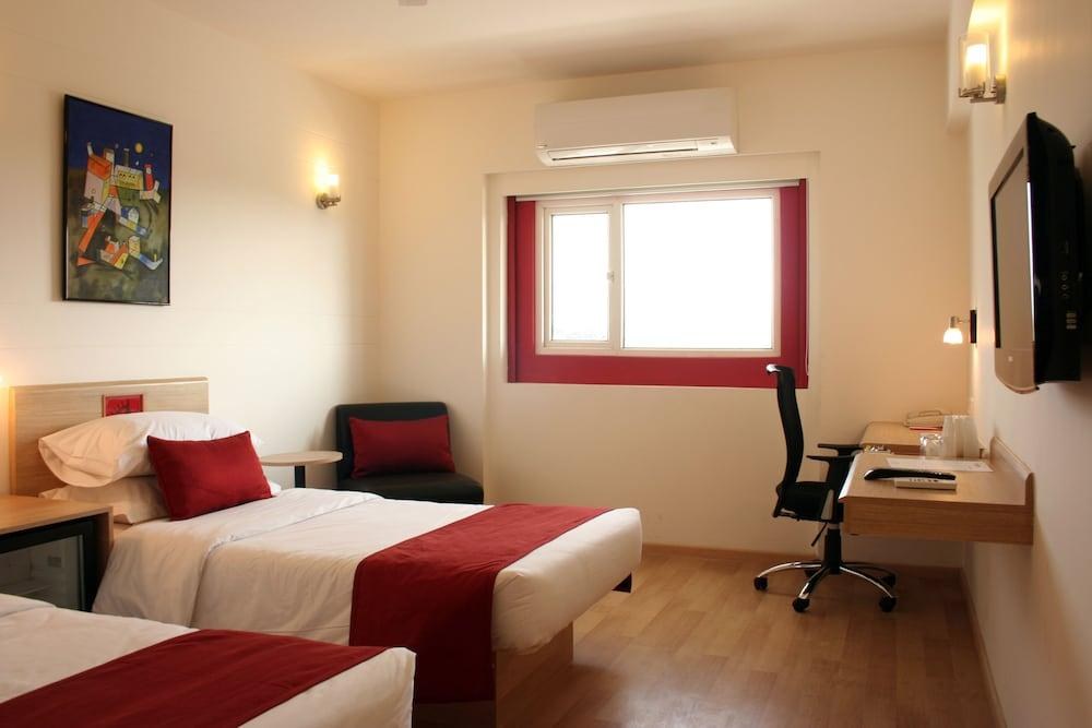 RED FOX HOTEL photo 3